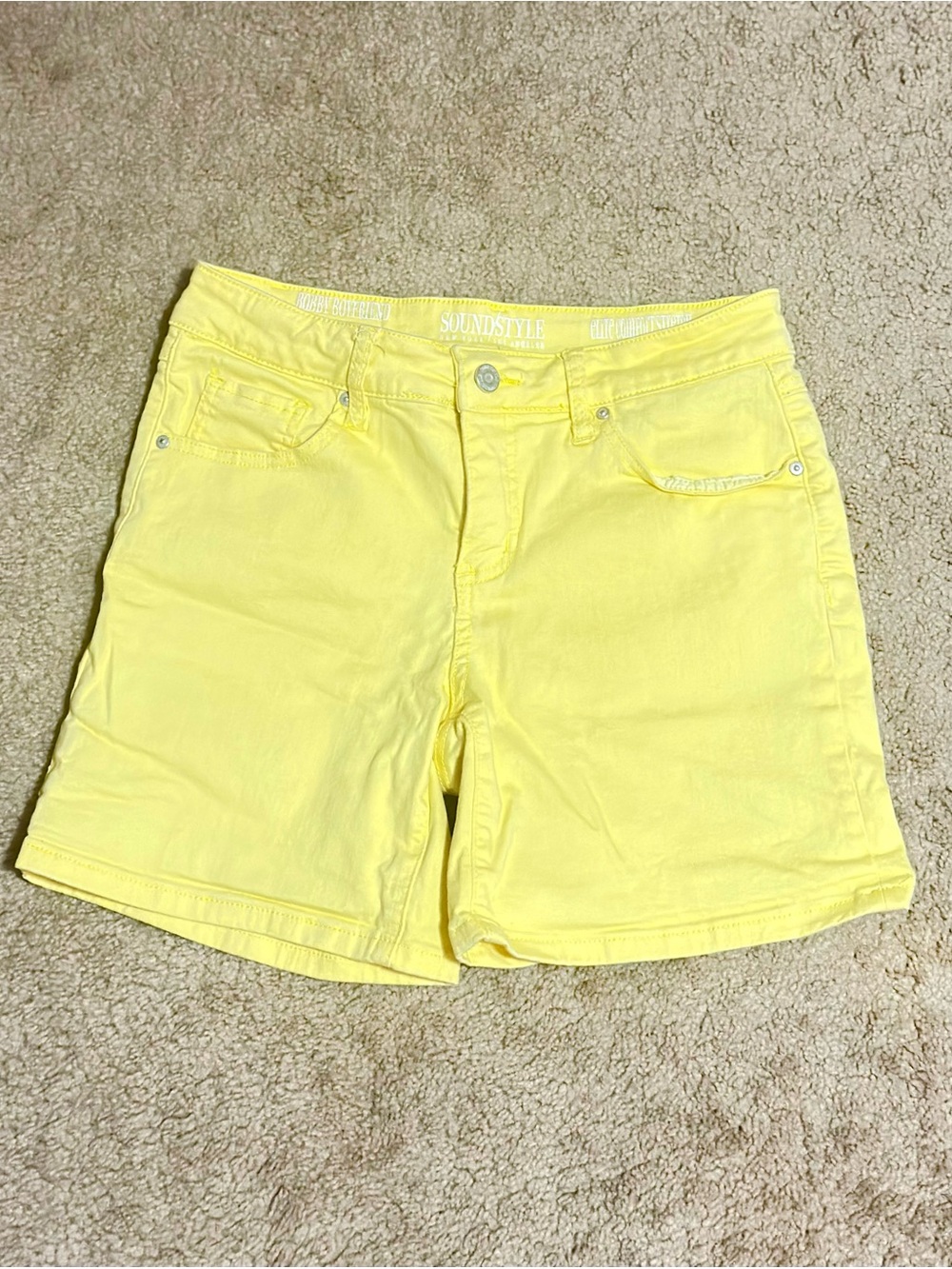 SoundStyle Women’s Casual Yellow Denim Jean Shorts SIZE 4